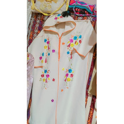 جلابة بالطرز 